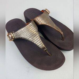 FIT FLOP woman's brown/cooper slip on wedge thong sandals Size 8